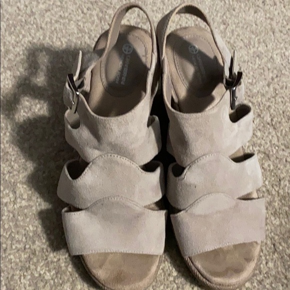 Giani Bernini Nubuck Sandals w/ Memory Foam. - Picture 2 of 4